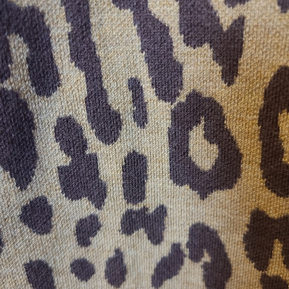 J. Crew Sweater Skirt in Leopard Print Merino Wool Midi Size XS - Picture 2 of 8